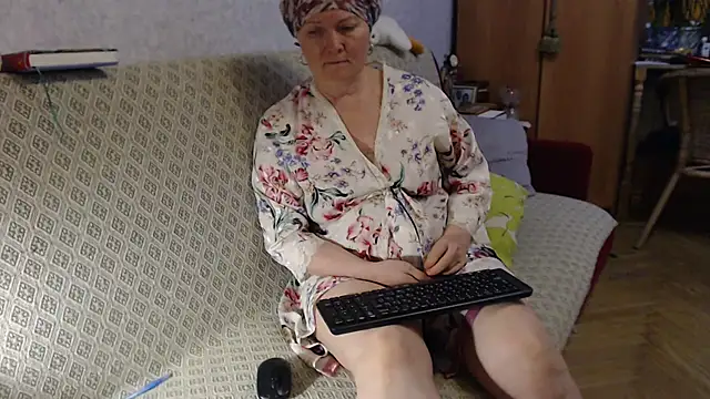 Snapshot of zarinafonliberman chatting on February 14, 6:08 pm zarinafonliberman online show from February 14, 6:08 pm