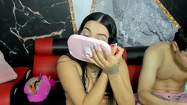 Snapshot of hot-threesome chatting on September 27, 7:08 pm hot-threesome online show from September 27, 7:08 pm