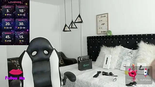 natasha logan  online show from January 19, 4:22 am