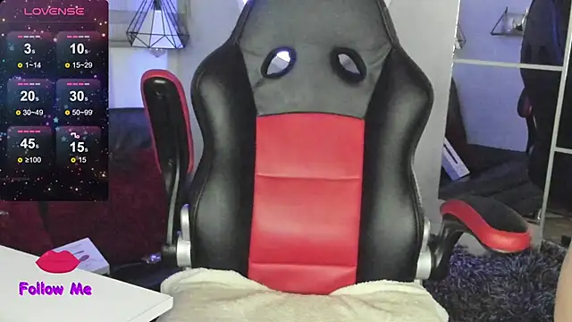 natasha logan  online show from October 4, 4:10 am