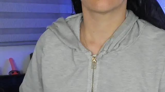 natasha logan  online show from December 15, 4:06 am