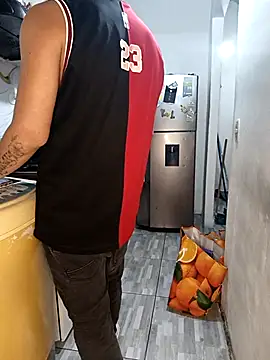 catire2323 online show from April 15, 1:45 am