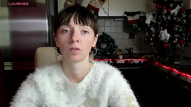 TayanaJons online show from January 3, 8:00 am