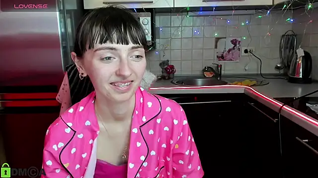 TayanaJons online show from March 19, 10:55 am