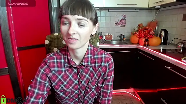 TayanaJons online show from October 17, 7:00 am