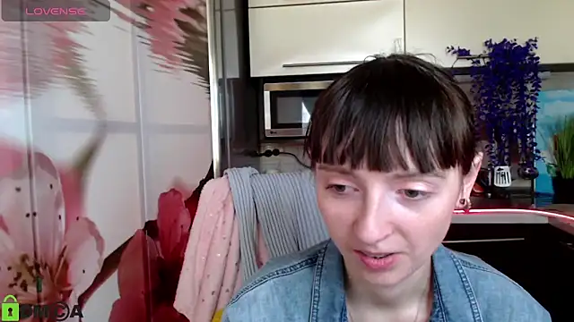 TayanaJons online show from March 10, 8:19 am