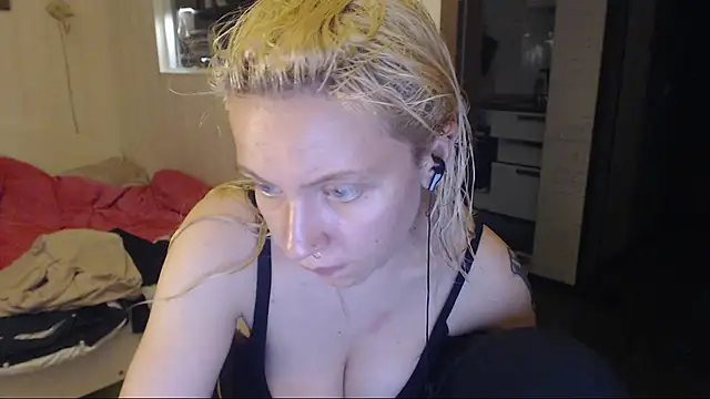 amanda kiss kiss online show from November 7, 2:06 pm