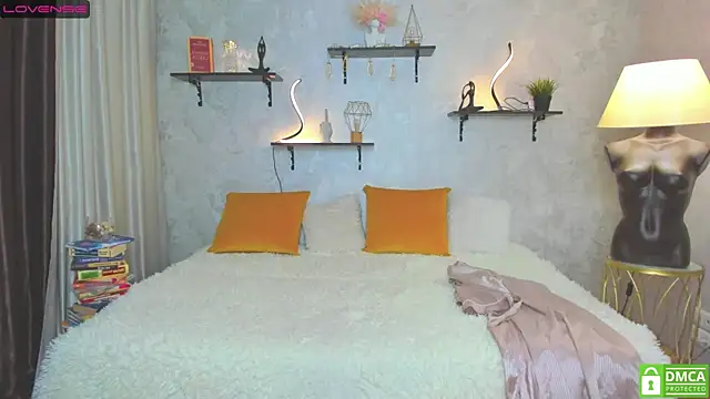 Snapshot of StripBianka chatting on January 18, 4:42 pm StripBianka online show from January 18, 4:42 pm