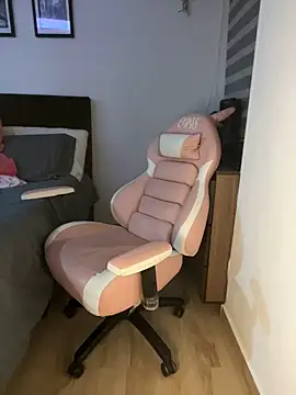 crystal bunny7 online show from December 4, 3:26 am