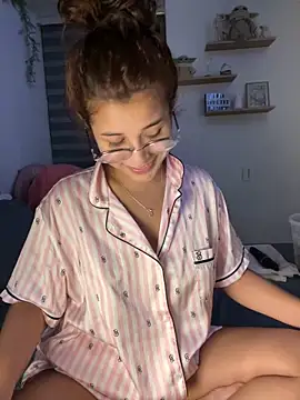 crystal bunny7 online show from December 9, 12:23 am