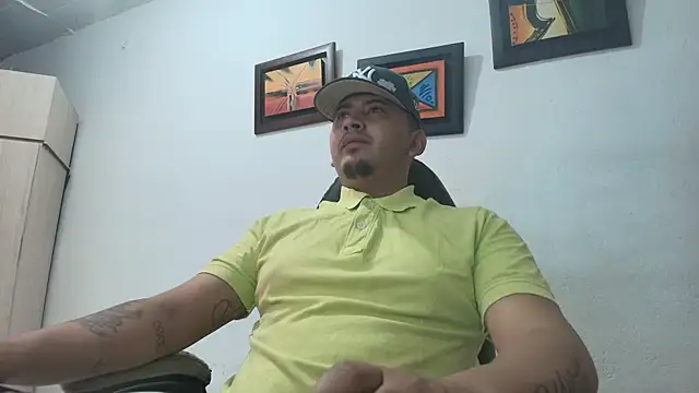 Snapshot of myke_andrade chatting on October 28, 4:27 am myke andrade online show from October 28, 4:27 am