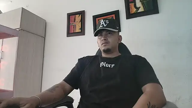 Snapshot of myke_andrade chatting on November 26, 2:40 pm myke andrade online show from November 26, 2:40 pm