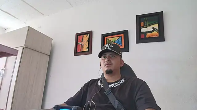 Snapshot of myke_andrade chatting on December 2, 5:19 pm myke andrade online show from December 2, 5:19 pm