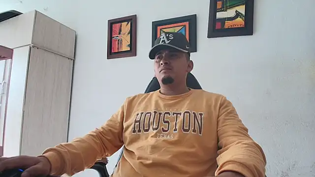 Snapshot of myke_andrade chatting on December 5, 1:31 pm myke andrade online show from December 5, 1:31 pm