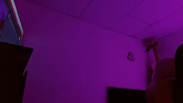 Dakota bumm online show from November 17, 8:25 pm