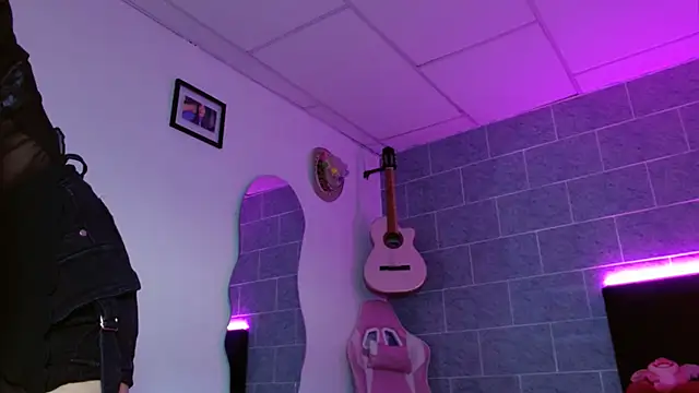 Dakota bumm online show from April 27, 6:50 pm