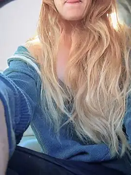 GoldenFlameGoddess online show from September 23, 6:44 pm