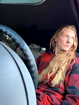 GoldenFlameGoddess online show from September 30, 2:33 pm