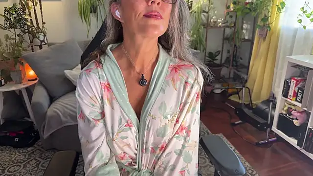 sunniedayz  online show from September 9, 5:34 pm