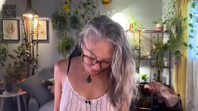 sunniedayz  online show from September 16, 3:24 pm