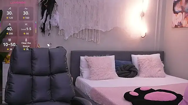 Snapshot of Molly_Jons chatting on October 28, 1:09 am Molly Jons online show from October 28, 1:09 am