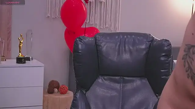 Molly Jons online show from March 7, 1:02 am