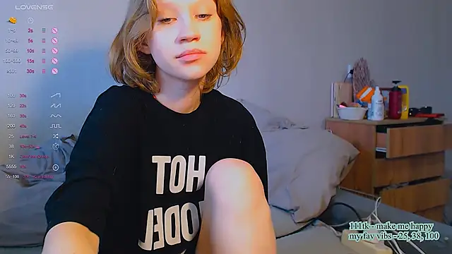 Snapshot of amelia_lye chatting on May 14, 2:13 pm amelia lye online show from May 14, 2:13 pm