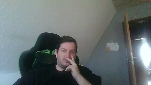 Snapshot of Golffahrer1982 chatting on October 4, 9:40 am Golffahrer1982 online show from October 4, 9:40 am