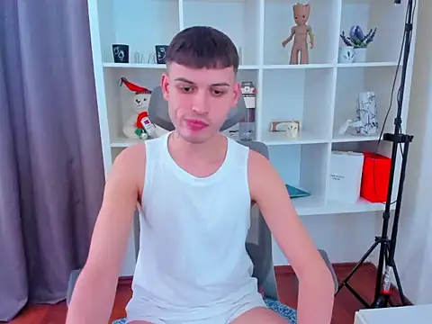 andboyfor6 online show from April 20, 7:22 am