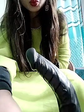 Snapshot of Noor_Darliing chatting on February 5, 3:09 pm Noor Darliing online show from February 5, 3:09 pm