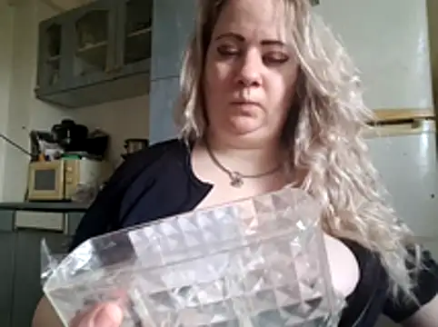 D Marinna online show from January 28, 1:16 pm