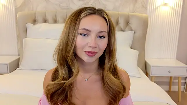 LilyRaisa online show from March 22, 6:11 am