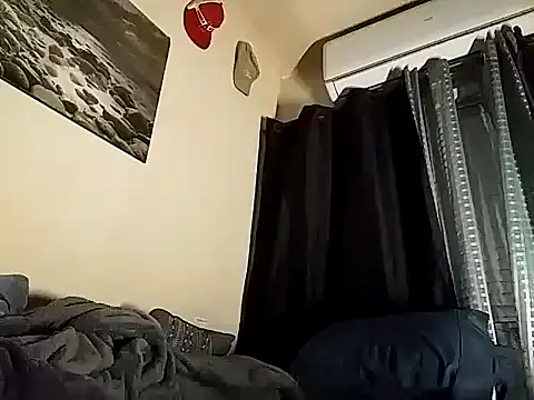 hotraillX online show from December 29, 5:31 am