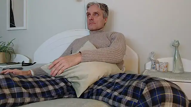 StrongBill online show from December 26, 2:59 pm