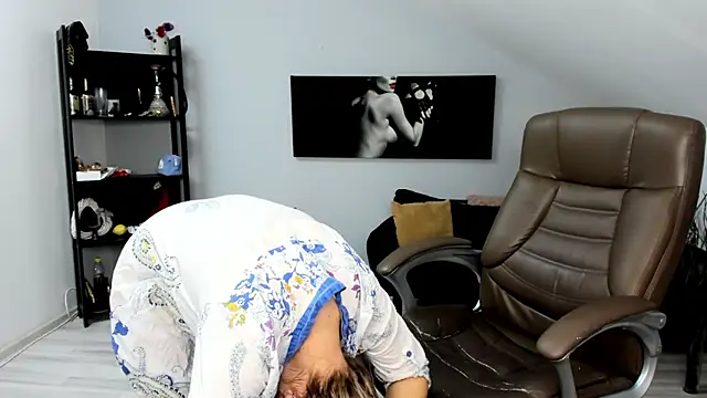 Cassandra Hotty online show from January 23, 8:25 am