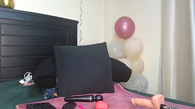 NIKKIE LOVE online show from January 26, 4:09 am