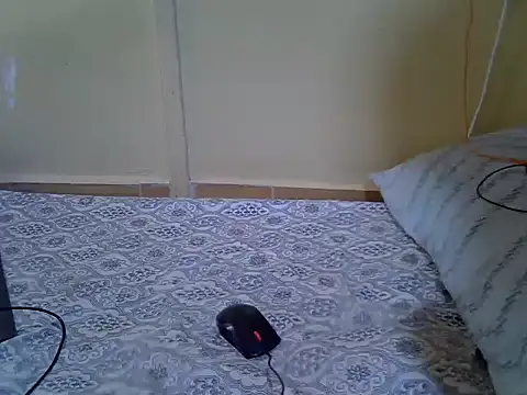 Melia0 online show from February 11, 10:53 am