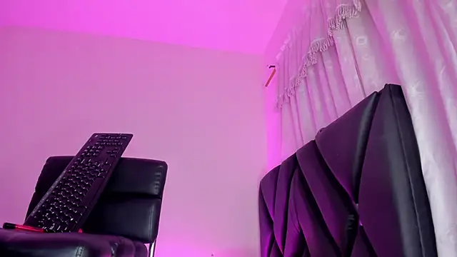 stephany doll  online show from December 7, 12:13 pm