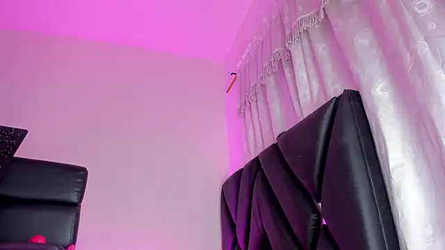 stephany doll  online show from December 11, 4:39 am