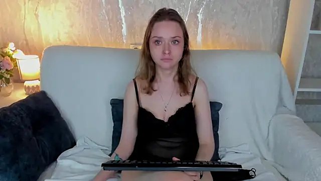 Snapshot of Linda_Bryant chatting on May 15, 11:23 pm Linda Bryant online show from May 15, 11:23 pm