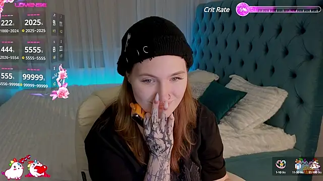 Snapshot of _Chlo__e chatting on February 3, 5:18 am Chlo e online show from February 3, 5:18 am