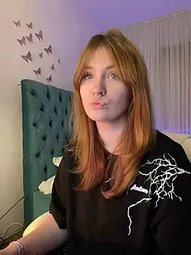 Snapshot of _Chlo__e chatting on March 9, 11:03 pm Chlo e online show from March 9, 11:03 pm