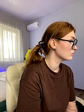 Snapshot of _Chlo__e chatting on October 3, 10:56 am Chlo e online show from October 3, 10:56 am