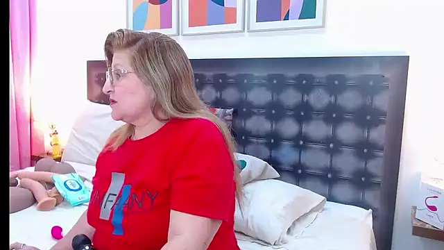 sandra 20 online show from April 20, 7:48 pm