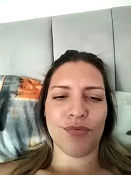 Snapshot of Mia_Hampton chatting on January 21, 9:57 pm Mia Hampton online show from January 21, 9:57 pm