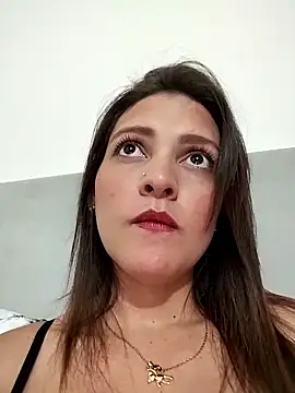 Snapshot of Mia_Hampton chatting on March 22, 10:59 pm Mia Hampton online show from March 22, 10:59 pm