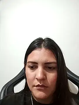 Snapshot of Mia_Hampton chatting on December 17, 10:27 pm Mia Hampton online show from December 17, 10:27 pm