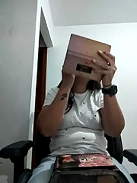 Snapshot of Mia_Hampton chatting on January 11, 8:25 pm Mia Hampton online show from January 11, 8:25 pm