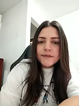 Snapshot of Mia_Hampton chatting on January 18, 6:44 pm Mia Hampton online show from January 18, 6:44 pm