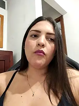 Snapshot of Mia_Hampton chatting on February 15, 8:49 pm Mia Hampton online show from February 15, 8:49 pm